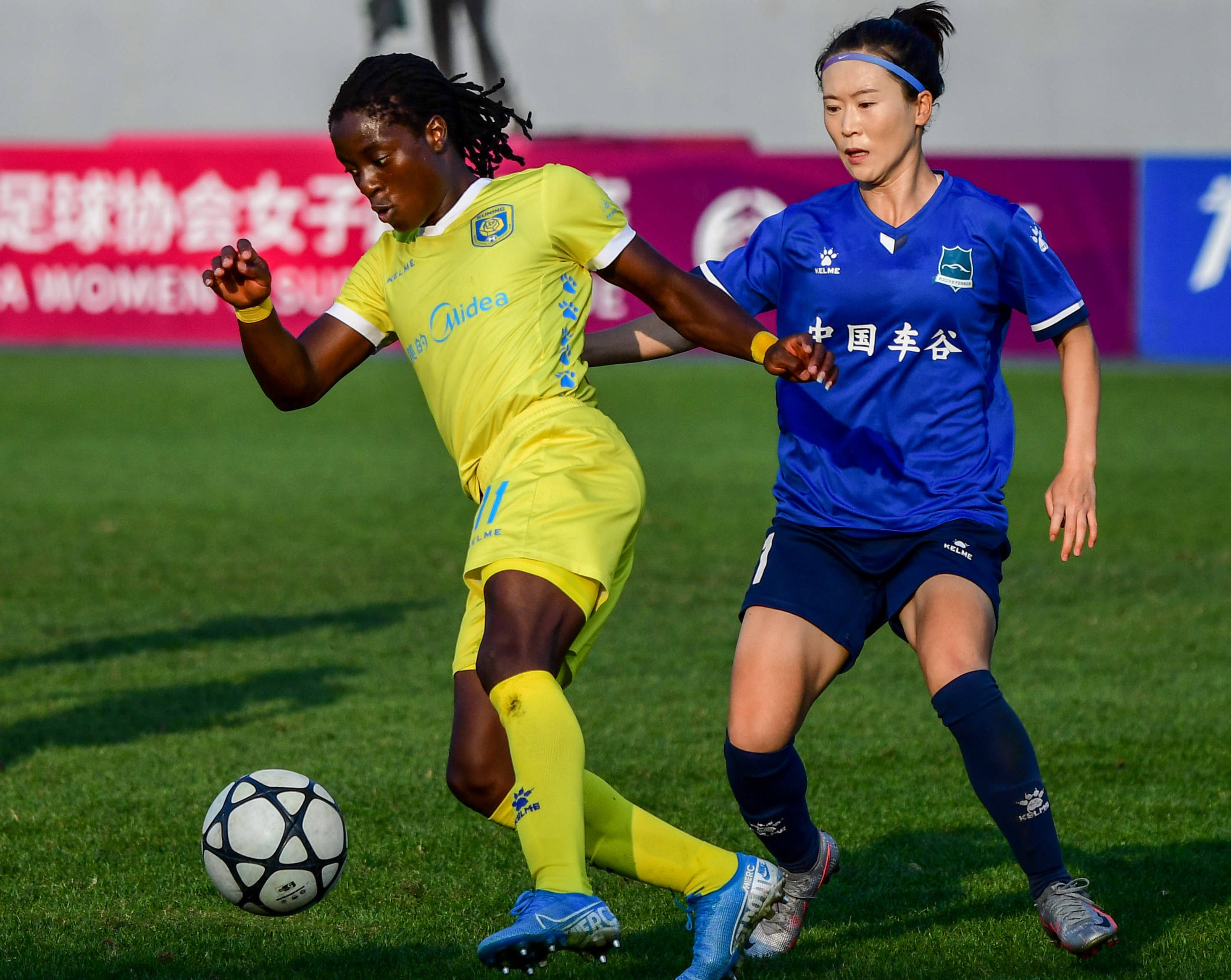 包含美洲女足俱乐部联赛引发关注，体育氛围浓厚的词条
