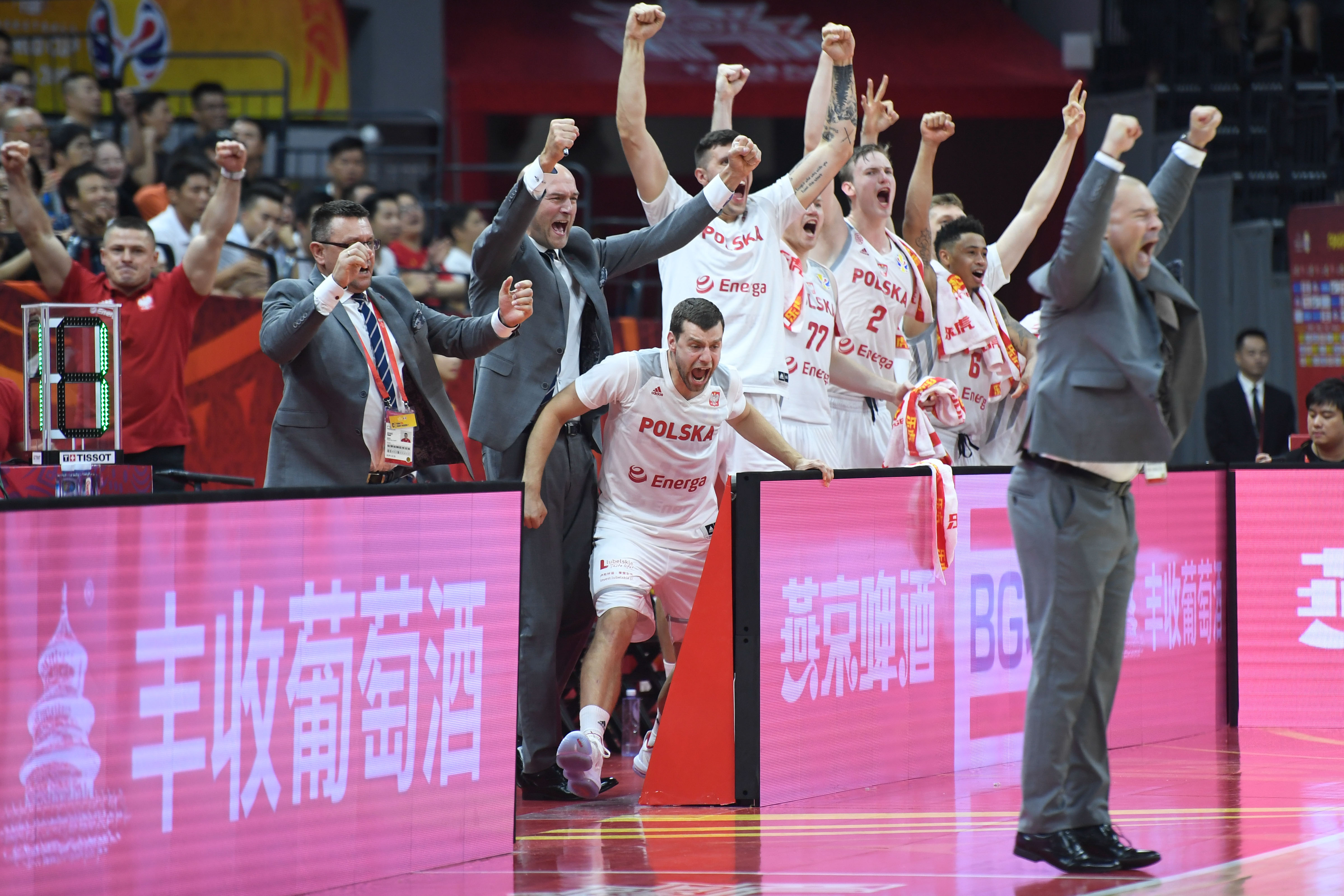 波兰队碾压日本队，马龙惊艳四座