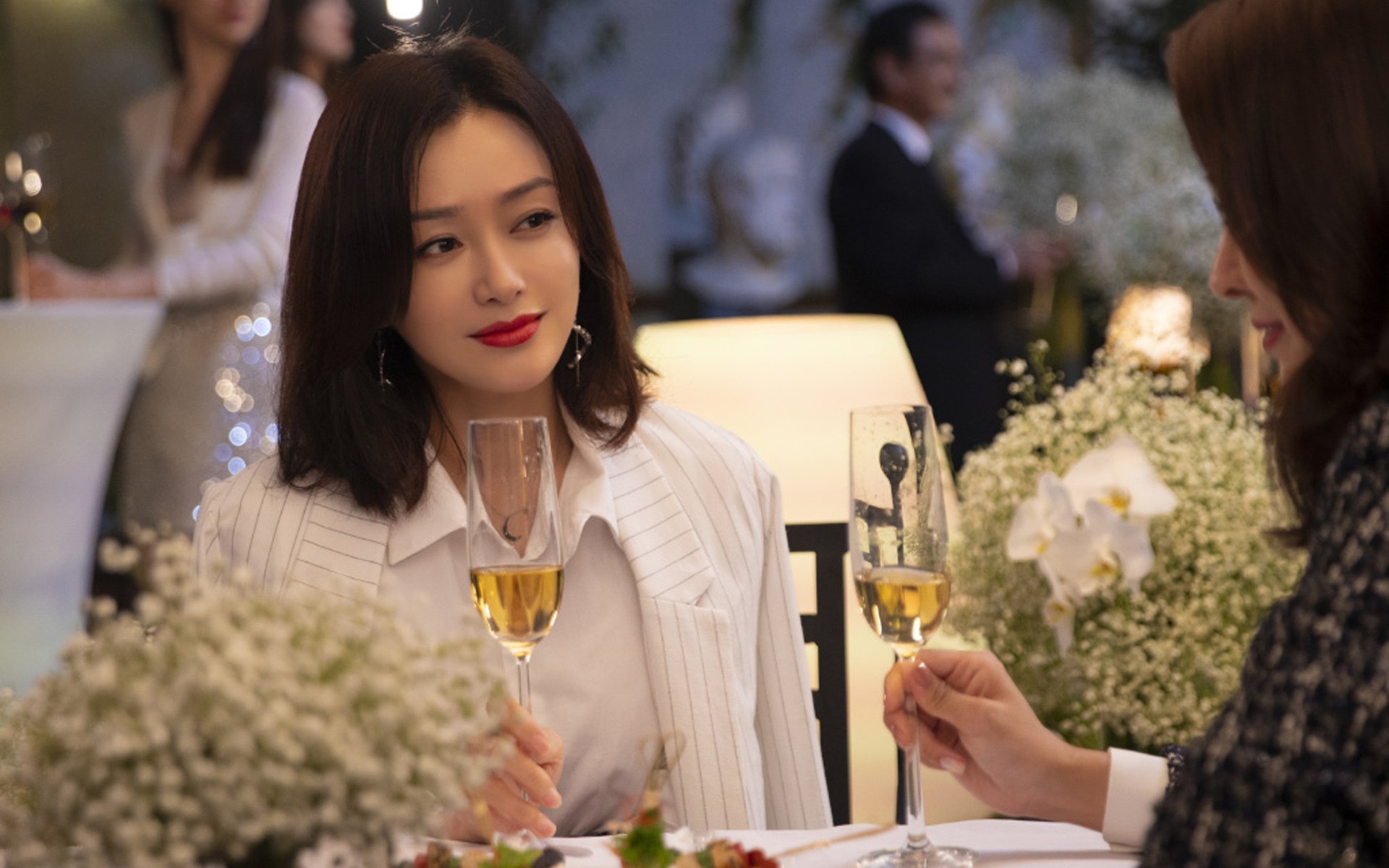 小舞台的独舞者与大棋局的沉默棋手，当阿圭罗的火焰照亮瑞典的寒夜