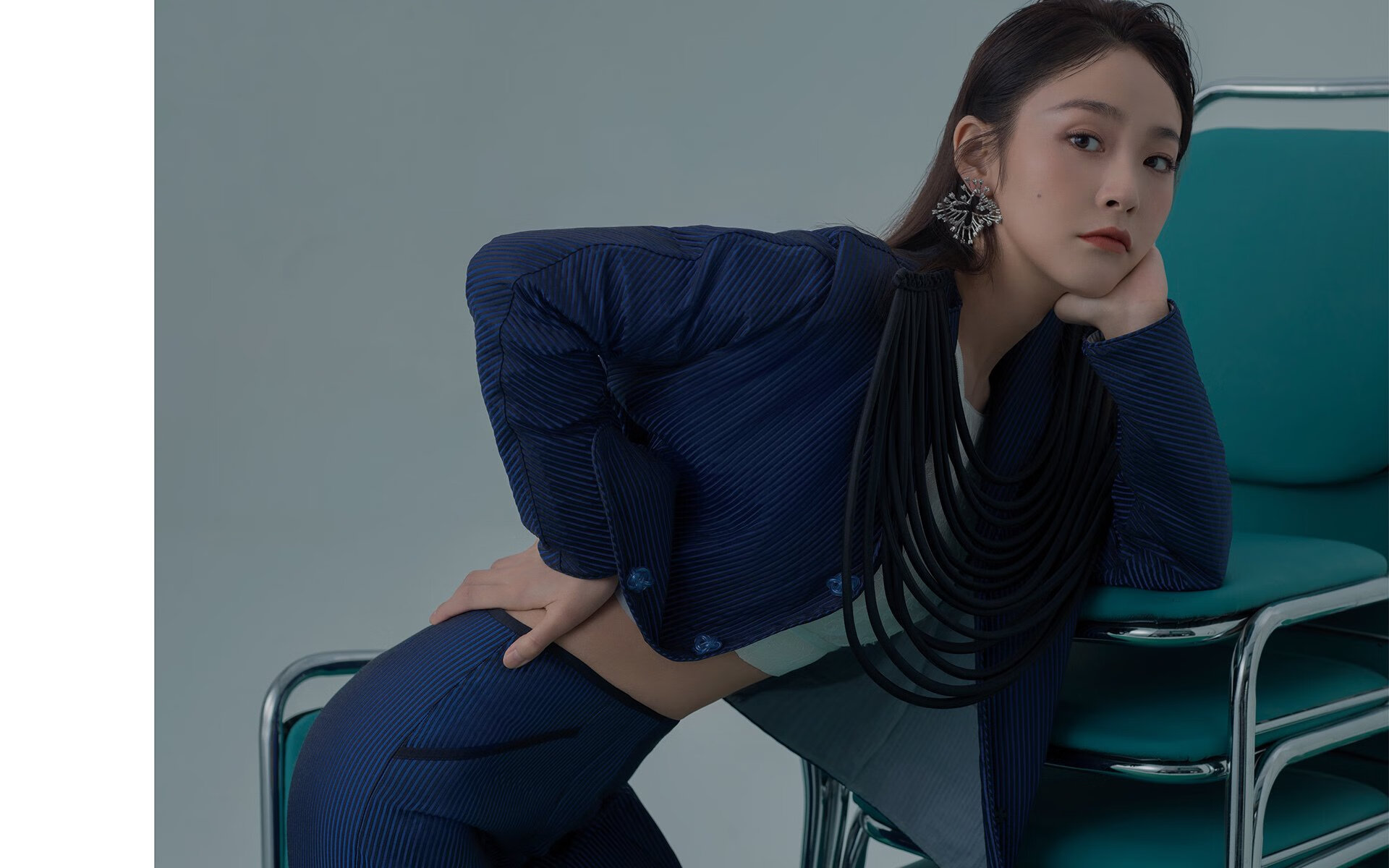 JNH体育-巅峰的对决，NBA总决赛的窒息博弈与巴萨的压制美学