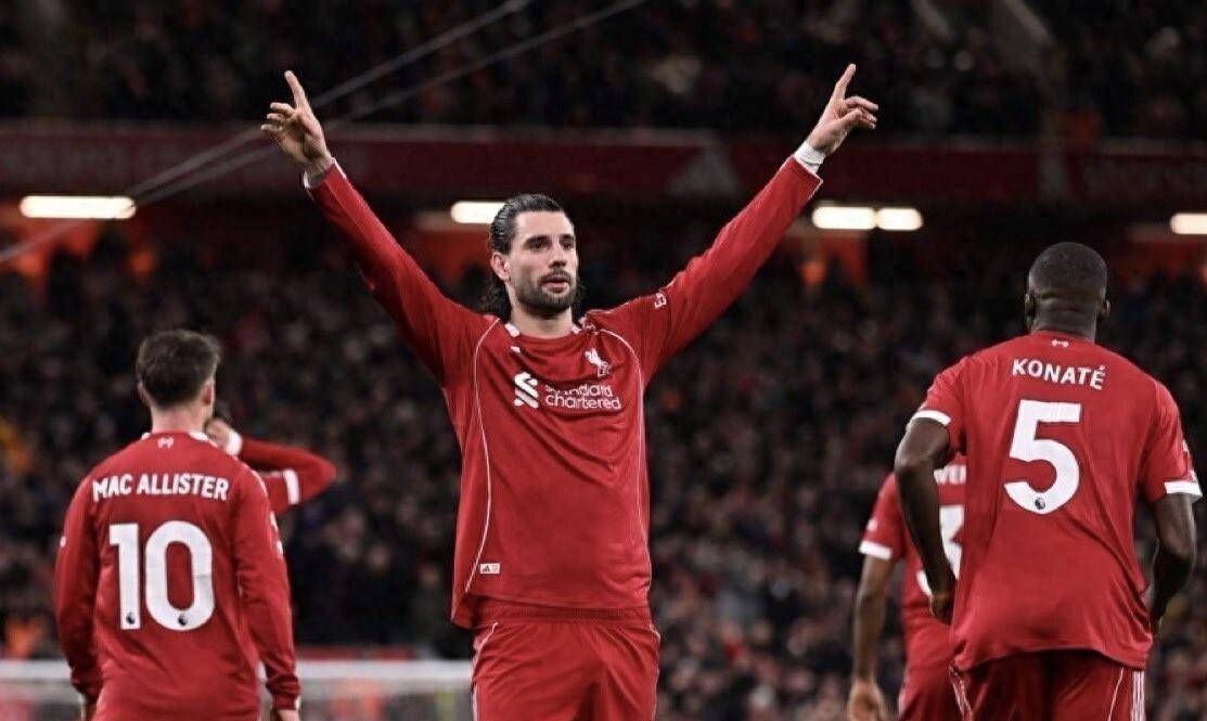 欧冠半决赛之夜，莱万舞台越大越强