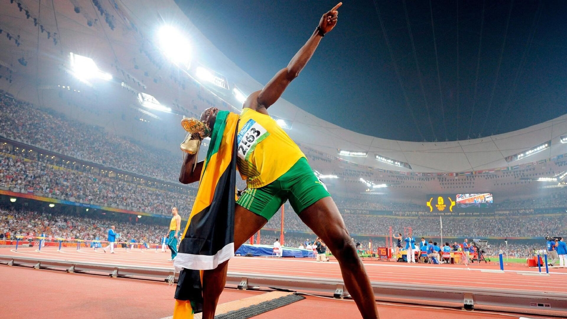 足球双响炮，厄德高关键节点连击救主，伊拉克狂胜马赛创冷门奇迹